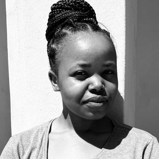 Lona Magobiane